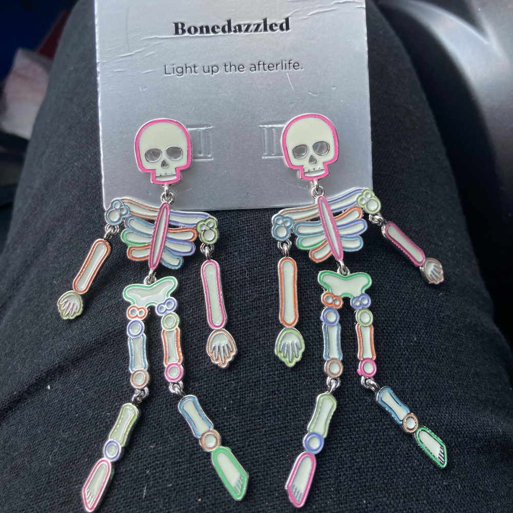 NWT sugar fix baublebar bonedazzled dancing skeleton earrings glow in the dark